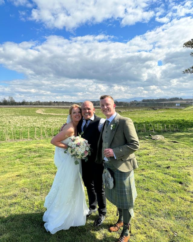 💕Mr and Mrs Whyte💕  The sun shone on saturday for the newley weds to get married at Duntarvie Castle and this was a first trip for us to the venue! 🫶🏼  The 150 guests received canepes (as you can tell from the photo the guests loved it!) and a street food meal! What a stunning venue for beautiful wedding day! 👰🏼‍♀️🤵🏻  We hope you both and all of your guests had a fantastic day! 🥂💕